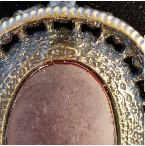 NANCY & RISE ANTIQUED BRASS & RED CABACHON VICTORIAN REVIVAL PENDANT NECKLACE - Picture 5 of 5